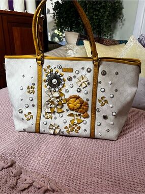 Gucci Vintage Embellished Floral Joy Tote White Yellow GG Supreme